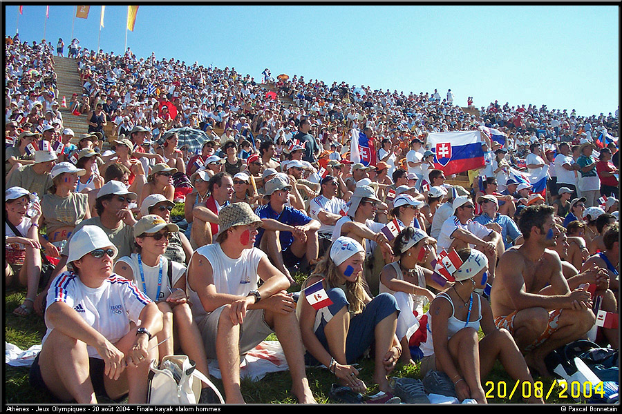 athens_tribunes_05