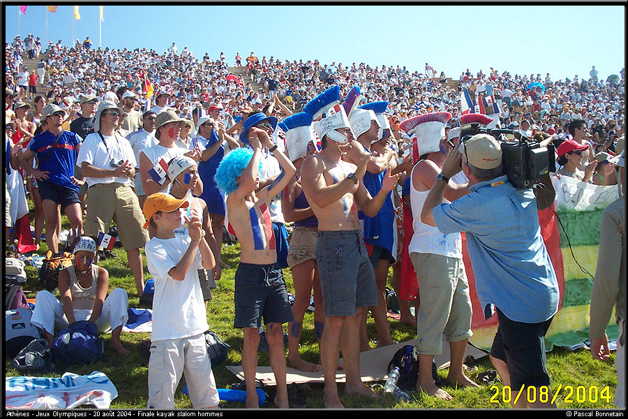 athens_tribunes_09