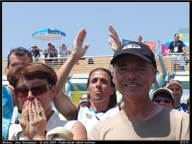 athens_tribunes_15